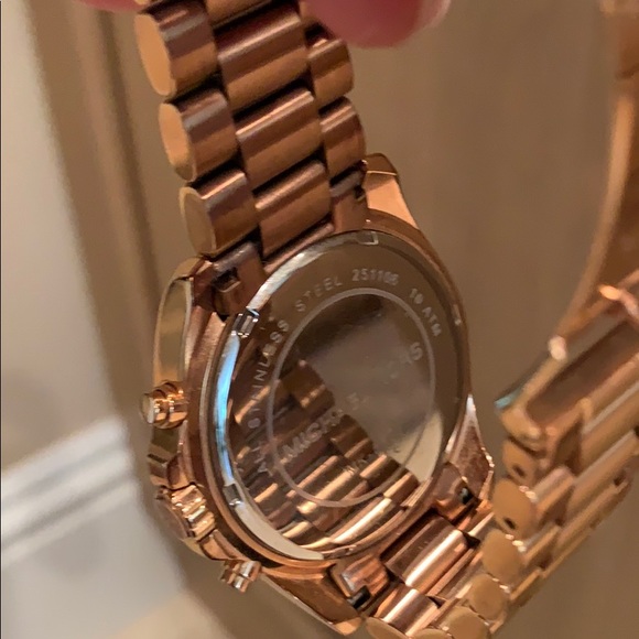 Micheal Kors watch - Picture 5 of 5
